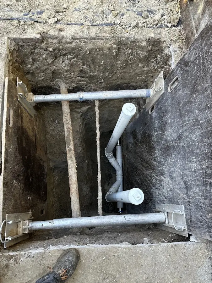 Experienced plumber completing Drain Cleaning work in Pasco